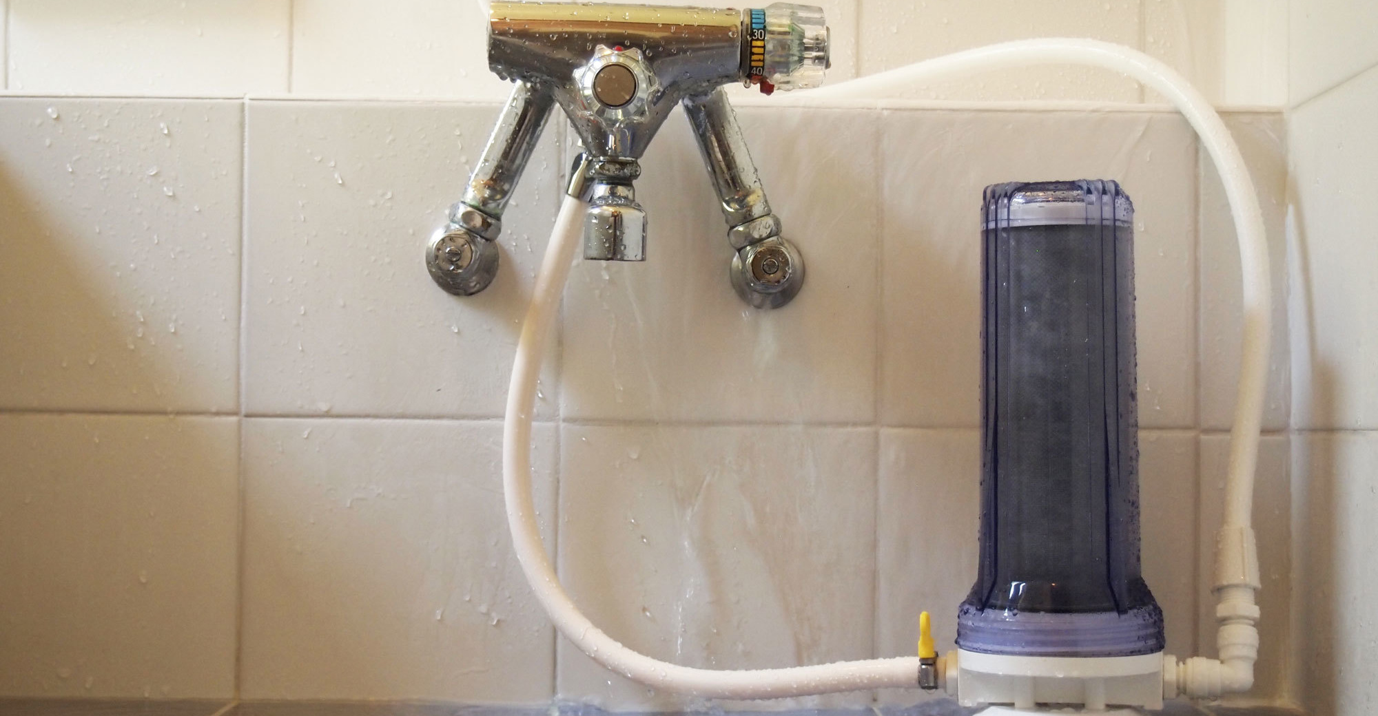 シャワー浄水器